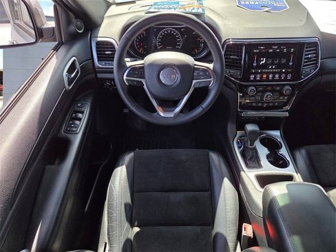 Used 2019 Jeep Grand Cherokee Altitude image 8