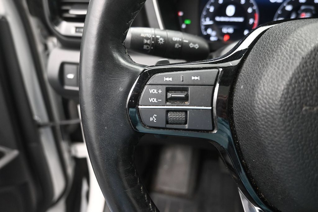 Used 2023 Honda Pilot Elite image 7