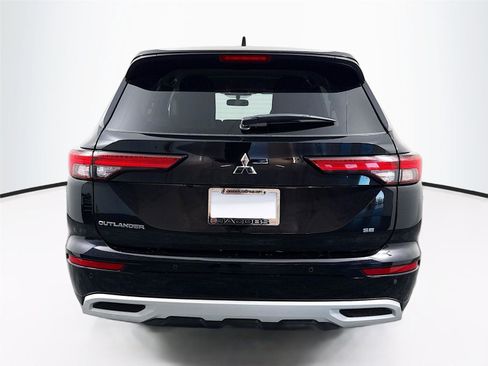 Used 2024 Mitsubishi Outlander SE image 6