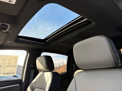 New 2026 Chevrolet Colorado ZR2 w/ Technology Package image 10