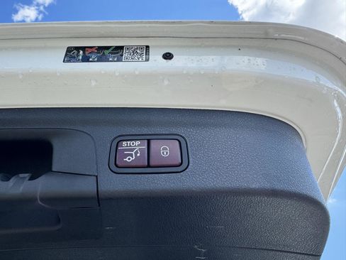 Certified 2022 Mercedes-Benz GLE 350 GLE 350 w/ AMG Line Exterior image 25