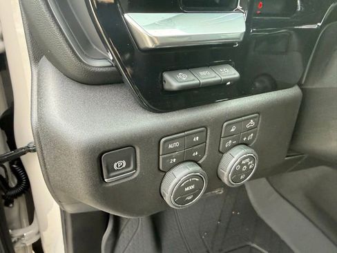New 2026 Chevrolet Silverado 1500 High Country AWD/4WD image 15