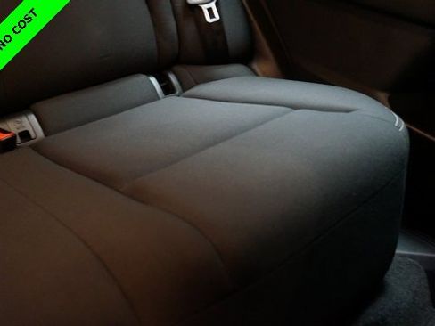 Used 2023 Nissan Rogue S image 59