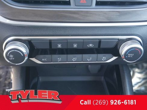 Used 2024 Nissan Altima 2.5 SV FWD image 28