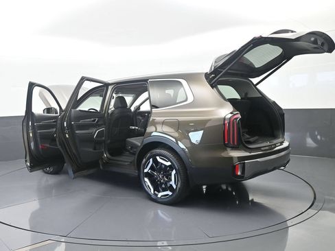 Used 2025 Kia Telluride EX w/ EX Captain's Chair Package FWD image 79