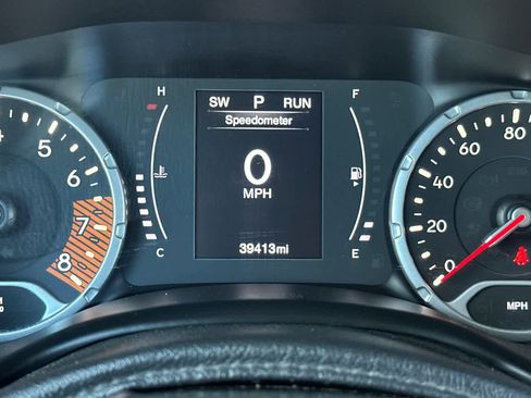Used 2020 Jeep Renegade Altitude FWD image 29