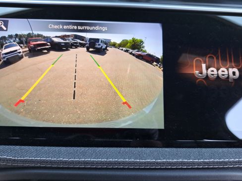 New 2026 Jeep Cherokee Laredo AWD/4WD image 20