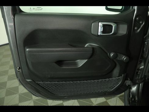 Used 2022 Jeep Gladiator Sport AWD/4WD image 17
