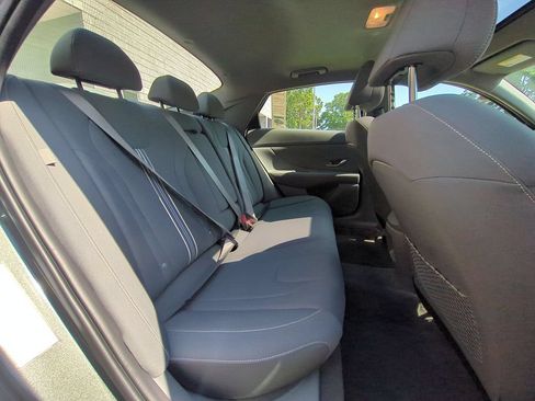 Used 2025 Hyundai Elantra SEL FWD image 30