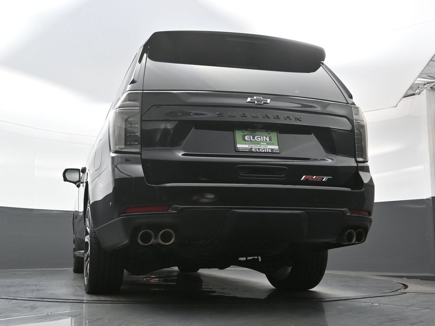 Used 2025 Chevrolet Suburban RST w/ RST Capability Package AWD/4WD image 35