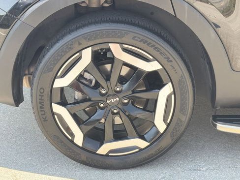 Used 2024 Kia Telluride S w/ S Sunroof Package FWD image 17