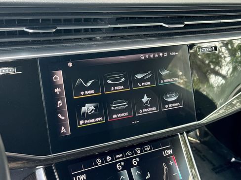 Used 2022 Audi Q8 Prestige w/ Prestige Package AWD/4WD image 35