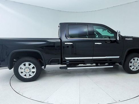 Used 2024 Chevrolet Silverado 2500 High Country w/ Technology Package AWD/4WD image 8