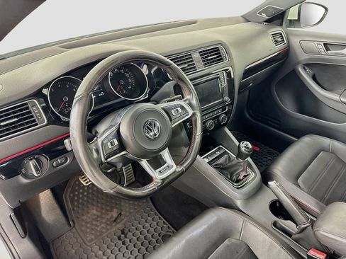 Used 2017 Volkswagen Jetta GLI FWD image 9