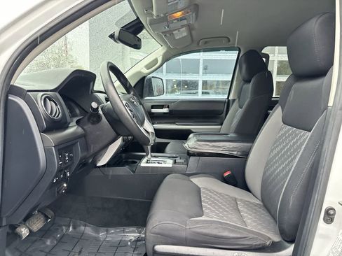 Used 2020 Toyota Tundra 4x4 CrewMax image 9