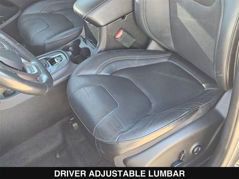 Used 2020 Jeep Cherokee Limited image 16