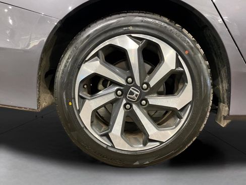 Used 2017 Honda Accord EX-L image 16