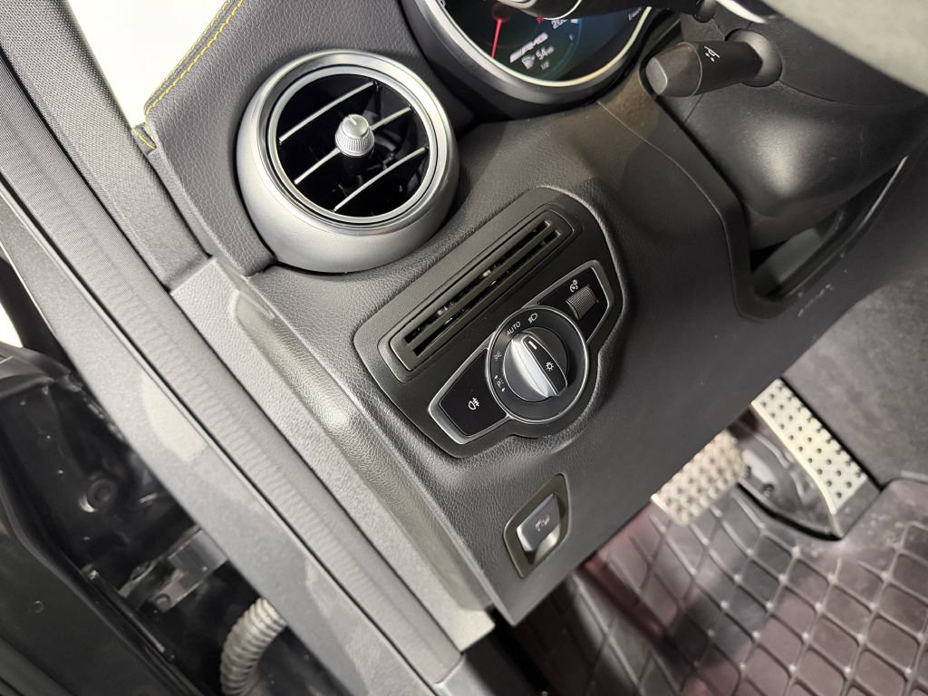 Used 2020 Mercedes-Benz GLC 63 AMG 4MATIC w/ Driver Assistance Package image 38