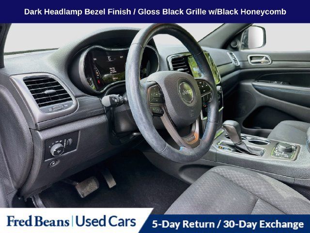 Used 2019 Jeep Grand Cherokee Laredo AWD/4WD image 12
