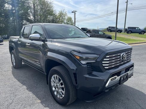 Used 2024 Toyota Tacoma Limited w/ Limited Package (LT) image 8