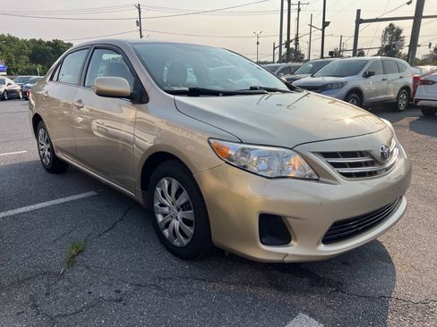 Used 2013 Toyota Corolla LE FWD image 3