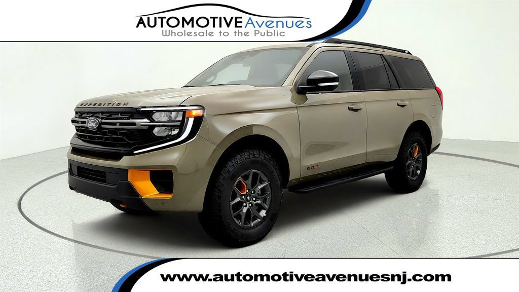 Used 2026 Ford Expedition Tremor AWD/4WD image 1