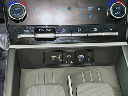 Used 2024 Hyundai Santa Fe SEL FWD image 23