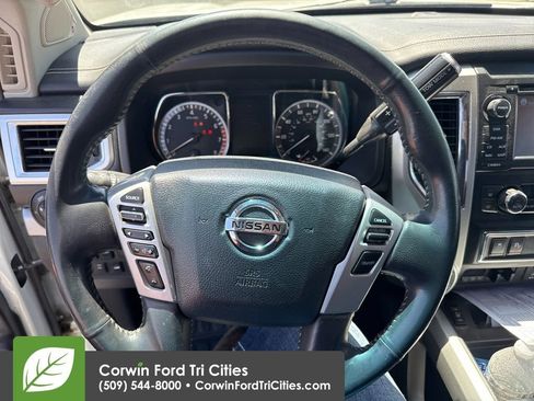 Used 2018 Nissan Titan PRO-4X AWD/4WD image 2