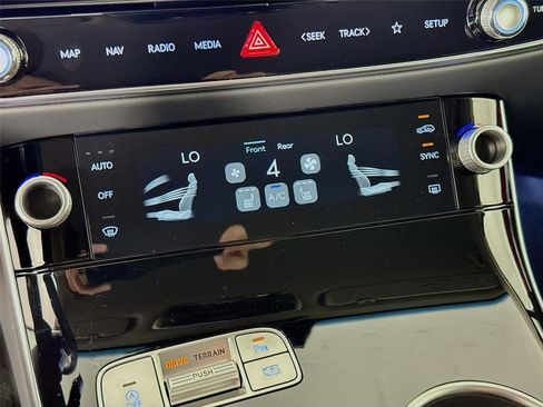 New 2026 Genesis GV70 2.5T AWD/4WD image 17