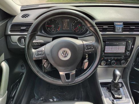 Used 2015 Volkswagen Passat TDI SE image 17