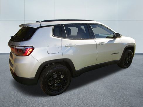 New 2026 Jeep Compass Latitude image 7
