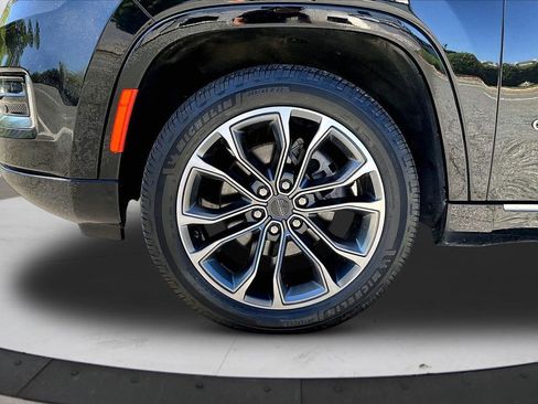 Certified 2022 Jeep Grand Wagoneer Series III AWD/4WD image 34