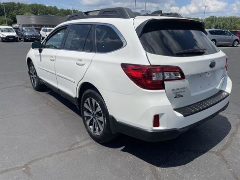Used 2017 Subaru Outback 3.6R Limited AWD/4WD image 3