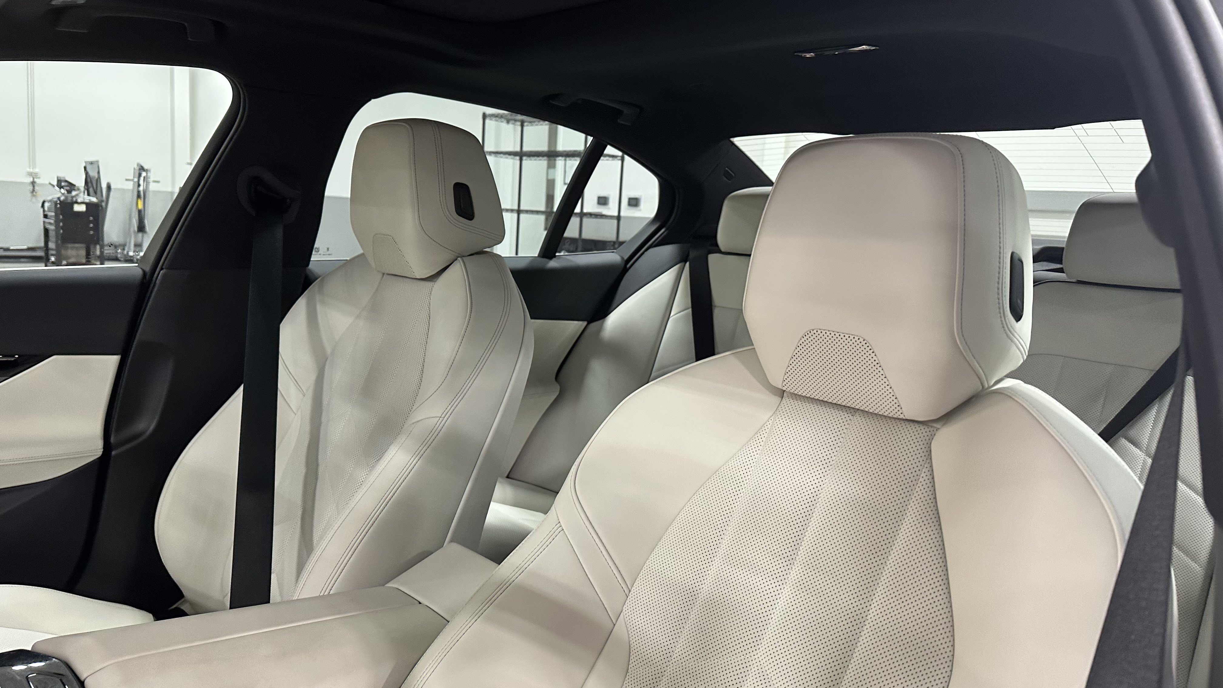 Certified 2024 BMW 530i xDrive w/ Premium Package AWD/4WD image 19