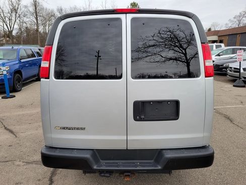 Used 2020 Chevrolet Express 3500 LS RWD image 11