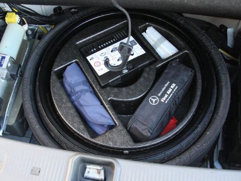 Used 2009 Mercedes-Benz SL 550 SL550 image 40