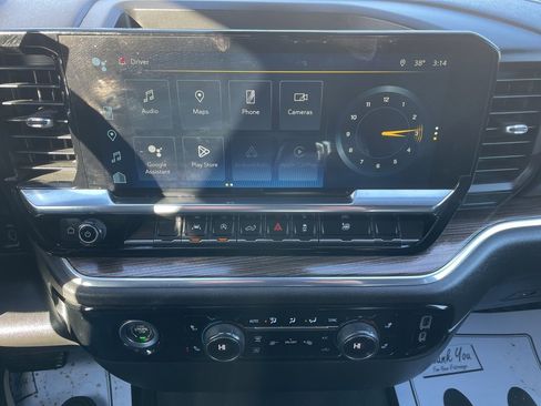 Used 2024 Chevrolet Silverado 1500 LT image 8