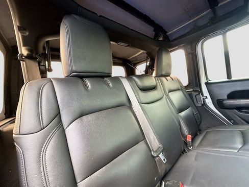 Used 2018 Jeep Wrangler Unlimited Sport S AWD/4WD image 26