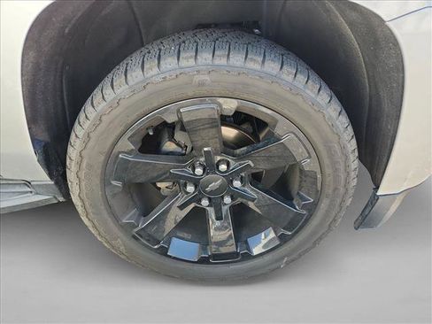 Used 2020 Chevrolet Suburban LT RWD image 5