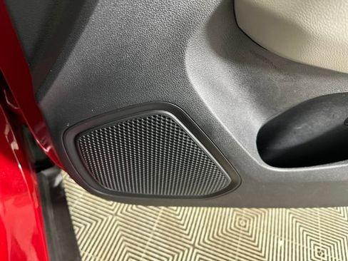 Certified 2022 Hyundai Venue SEL image 28