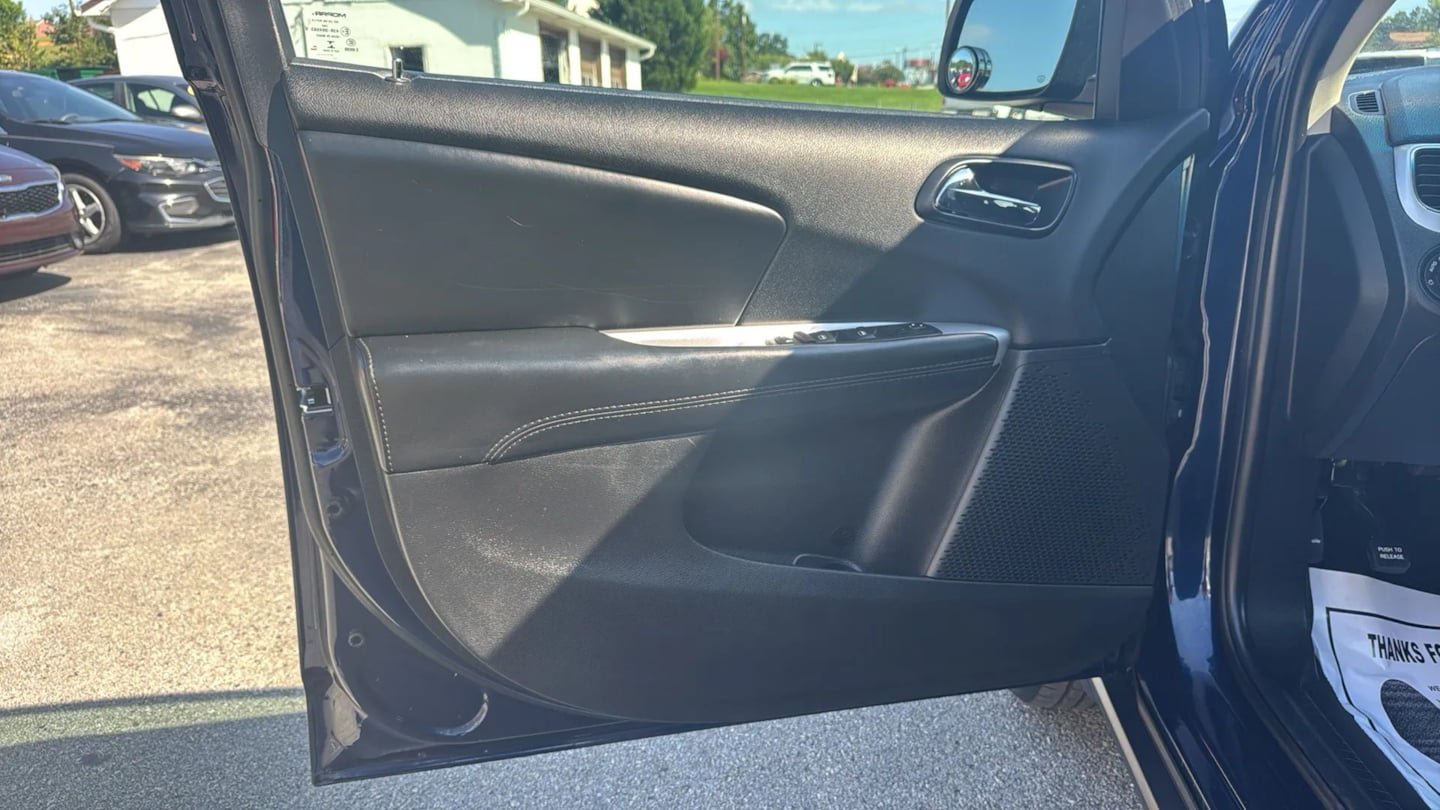 Used 2017 Dodge Journey SE FWD image 9