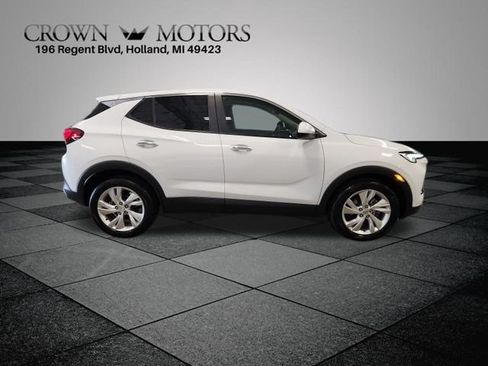 Used 2024 Buick Encore GX Preferred w/ Comfort Package FWD image 2