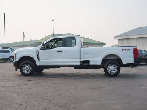 Used 2023 Ford F250 XL w/ FX4 Off-Road Package AWD/4WD image 6