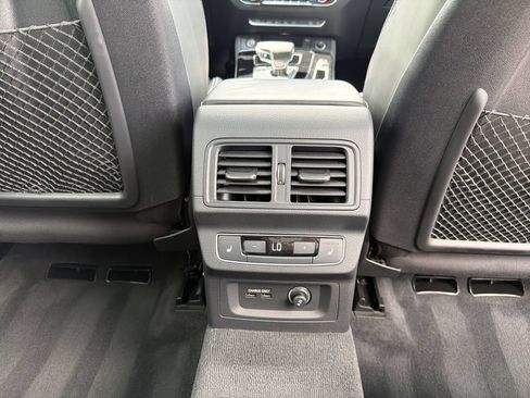 Used 2023 Audi SQ5 Prestige AWD/4WD image 21