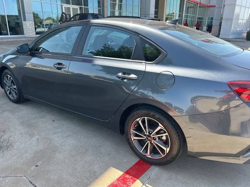Used 2023 Kia Forte LXS w/ LXS Technology Package FWD image 13
