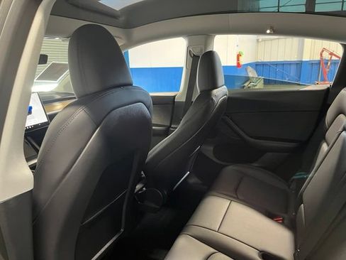 Used 2024 Tesla Model Y Long Range AWD/4WD image 17
