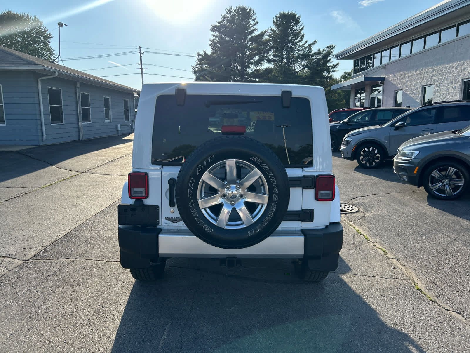 Used 2018 Jeep Wrangler Unlimited Sahara w/ Max Tow Package AWD/4WD image 4