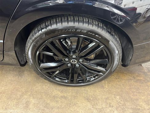 Certified 2024 Volvo S60 B5 Plus image 34