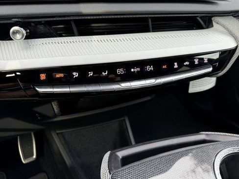 New 2025 Cadillac Optiq Sport 1 image 23