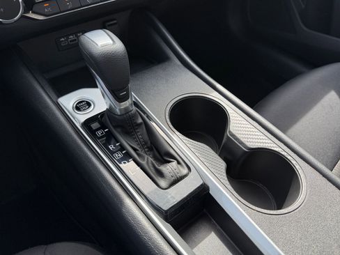 Used 2025 Nissan Altima 2.5 SV image 41